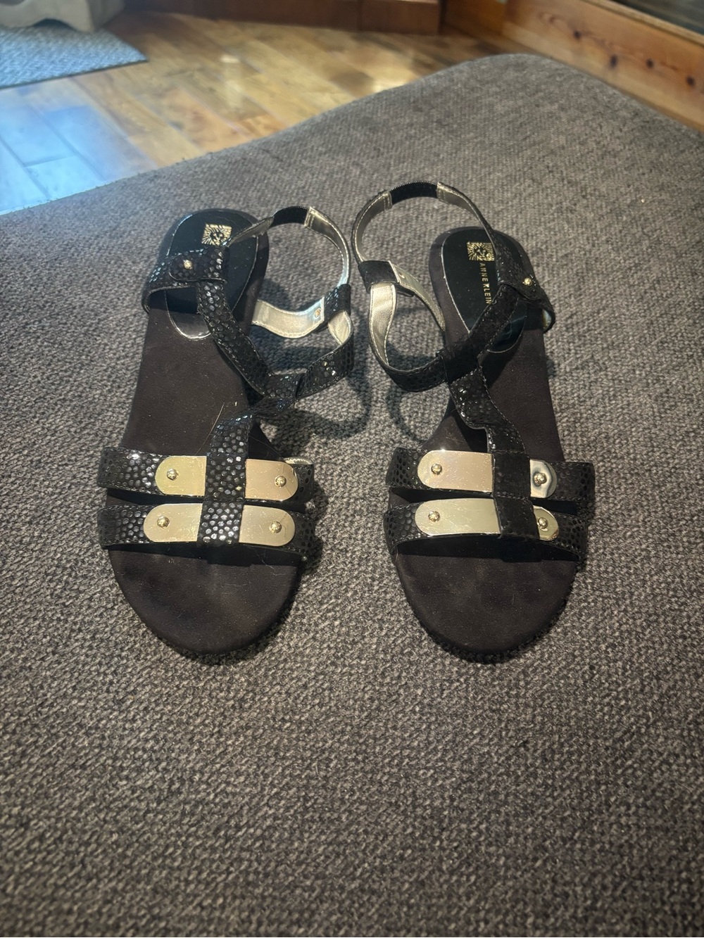 Anne Klein Black Leather Sandals with Gold Accent Plates Women’s Size 8